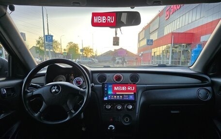 Mitsubishi Outlander III рестайлинг 3, 2004 год, 450 000 рублей, 9 фотография