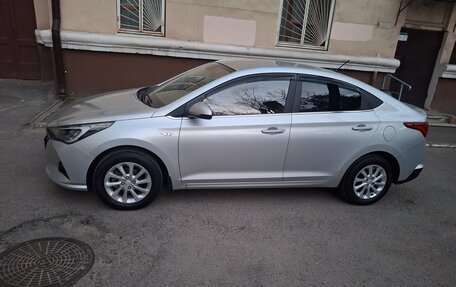 Hyundai Solaris II рестайлинг, 2021 год, 1 350 000 рублей, 4 фотография