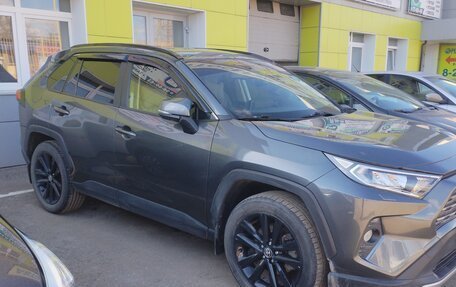 Toyota RAV4, 2021 год, 2 850 000 рублей, 2 фотография