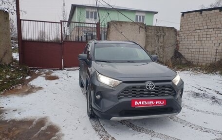 Toyota RAV4, 2021 год, 2 850 000 рублей, 5 фотография