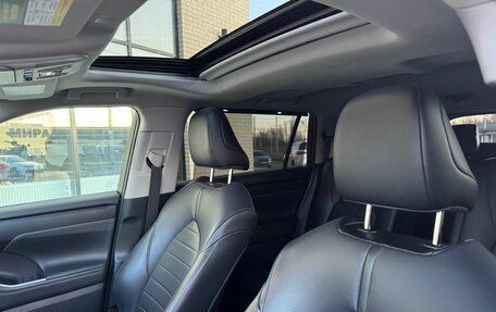 Toyota Highlander, 2021 год, 4 350 000 рублей, 20 фотография