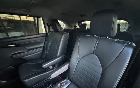 Toyota Highlander, 2021 год, 4 350 000 рублей, 23 фотография