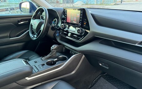 Toyota Highlander, 2021 год, 4 350 000 рублей, 26 фотография