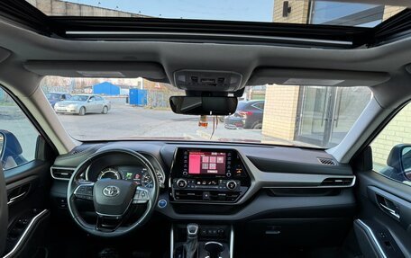 Toyota Highlander, 2021 год, 4 350 000 рублей, 29 фотография