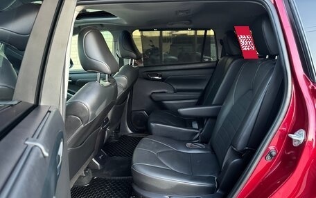 Toyota Highlander, 2021 год, 4 350 000 рублей, 22 фотография