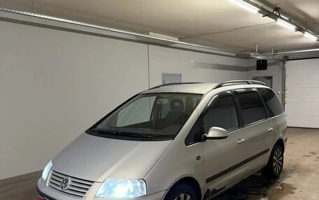 Volkswagen Sharan I рестайлинг, 2003 год, 435 000 рублей, 2 фотография