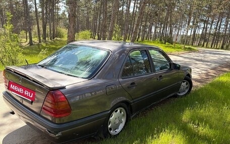Mercedes-Benz C-Класс, 1993 год, 180 000 рублей, 6 фотография