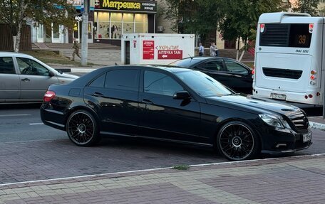 Mercedes-Benz E-Класс, 2011 год, 1 780 000 рублей, 3 фотография