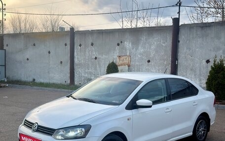 Volkswagen Polo VI (EU Market), 2012 год, 900 000 рублей, 1 фотография