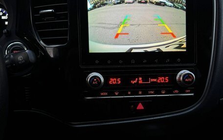 Mitsubishi Outlander III рестайлинг 3, 2022 год, 2 790 000 рублей, 10 фотография