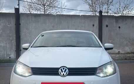 Volkswagen Polo VI (EU Market), 2012 год, 900 000 рублей, 2 фотография
