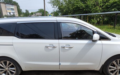 KIA Carnival III, 2018 год, 2 950 000 рублей, 2 фотография