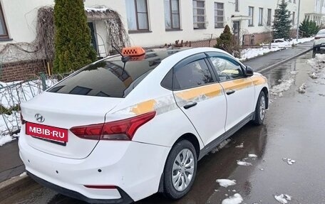 Hyundai Solaris II рестайлинг, 2019 год, 1 050 000 рублей, 4 фотография
