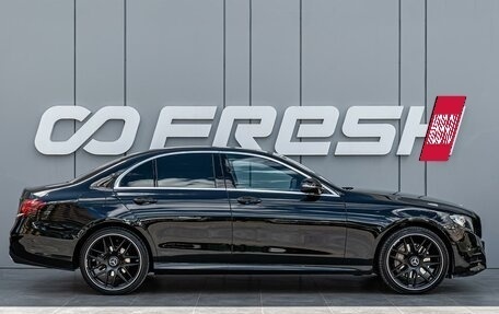 Mercedes-Benz E-Класс, 2019 год, 3 190 000 рублей, 5 фотография