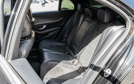 Mercedes-Benz E-Класс, 2019 год, 3 190 000 рублей, 10 фотография