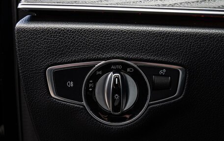 Mercedes-Benz E-Класс, 2019 год, 3 190 000 рублей, 20 фотография