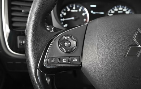 Mitsubishi Outlander III рестайлинг 3, 2019 год, 2 574 000 рублей, 18 фотография