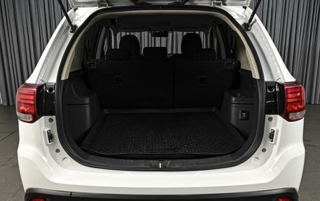 Mitsubishi Outlander III рестайлинг 3, 2019 год, 2 574 000 рублей, 23 фотография