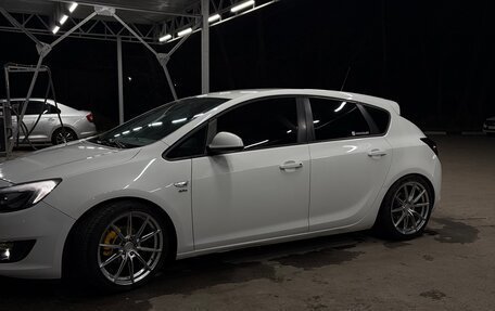 Opel Astra J, 2014 год, 1 150 000 рублей, 4 фотография