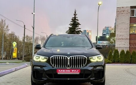 BMW X5, 2019 год, 6 390 000 рублей, 2 фотография