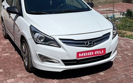 Hyundai Solaris II рестайлинг, 2015 год, 730 000 рублей, 1 фотография