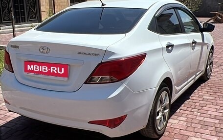 Hyundai Solaris II рестайлинг, 2015 год, 730 000 рублей, 2 фотография