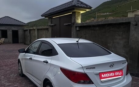 Hyundai Solaris II рестайлинг, 2015 год, 730 000 рублей, 5 фотография