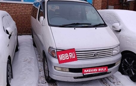 Toyota Regius, 1998 год, 800 000 рублей, 8 фотография