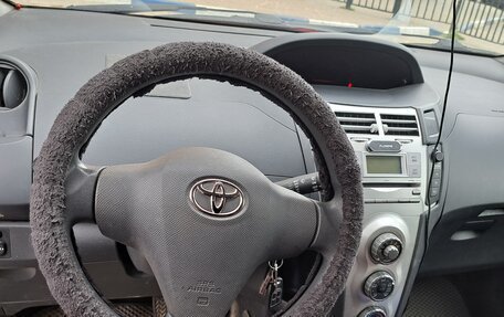 Toyota Yaris III рестайлинг, 2007 год, 444 000 рублей, 18 фотография