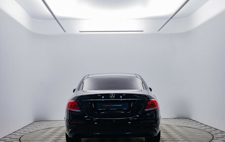 Mercedes-Benz E-Класс, 2018 год, 3 950 000 рублей, 6 фотография