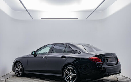 Mercedes-Benz E-Класс, 2018 год, 3 950 000 рублей, 7 фотография