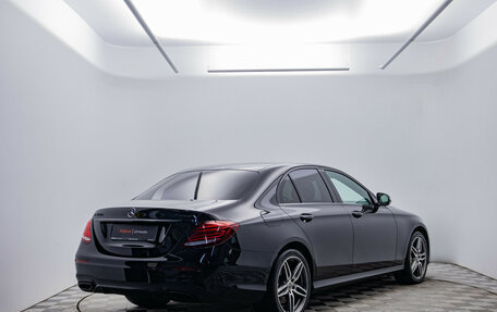 Mercedes-Benz E-Класс, 2018 год, 3 950 000 рублей, 5 фотография