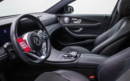 Mercedes-Benz E-Класс, 2018 год, 3 950 000 рублей, 10 фотография