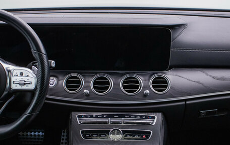Mercedes-Benz E-Класс, 2018 год, 3 950 000 рублей, 14 фотография