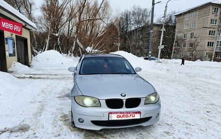 BMW 1 серия, 2007 год, 700 000 рублей, 1 фотография
