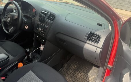 Volkswagen Polo VI (EU Market), 2013 год, 750 000 рублей, 7 фотография