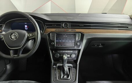 Volkswagen Passat B8 рестайлинг, 2015 год, 2 095 000 рублей, 14 фотография