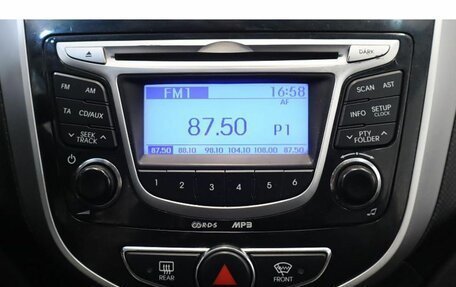 Hyundai Solaris II рестайлинг, 2012 год, 676 200 рублей, 10 фотография