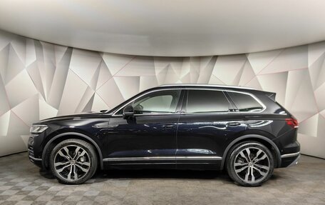 Volkswagen Touareg III, 2018 год, 4 220 000 рублей, 5 фотография