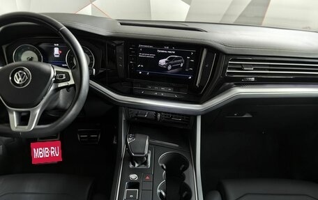 Volkswagen Touareg III, 2018 год, 4 220 000 рублей, 15 фотография