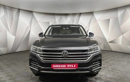 Volkswagen Touareg III, 2018 год, 4 220 000 рублей, 7 фотография