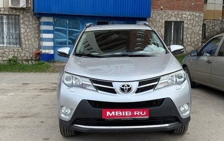Toyota RAV4, 2013 год, 1 950 000 рублей, 15 фотография