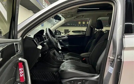 Volkswagen Tiguan II, 2023 год, 2 273 000 рублей, 7 фотография
