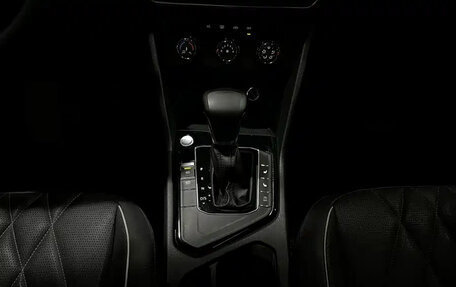Volkswagen Tiguan II, 2023 год, 2 273 000 рублей, 12 фотография