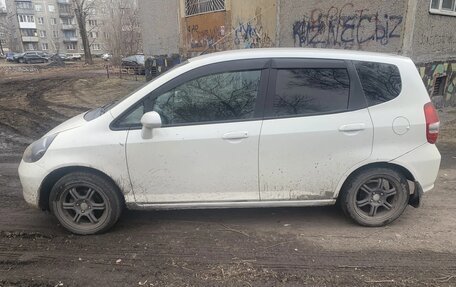 Honda Fit III, 2002 год, 390 000 рублей, 3 фотография
