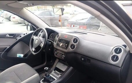 Volkswagen Tiguan I, 2010 год, 700 000 рублей, 12 фотография