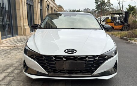 Hyundai Elantra, 2022 год, 1 670 000 рублей, 2 фотография