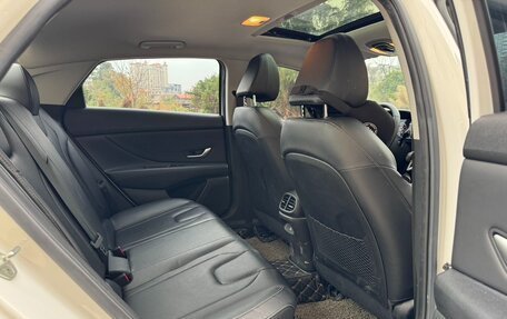 Hyundai Elantra, 2022 год, 1 670 000 рублей, 9 фотография