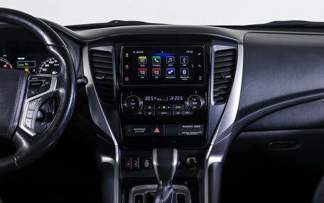 Mitsubishi Pajero Sport III рестайлинг, 2019 год, 3 251 000 рублей, 14 фотография