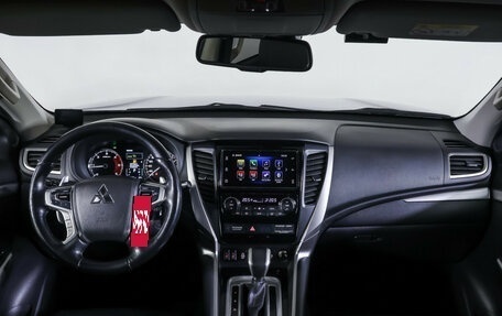 Mitsubishi Pajero Sport III рестайлинг, 2019 год, 3 251 000 рублей, 17 фотография